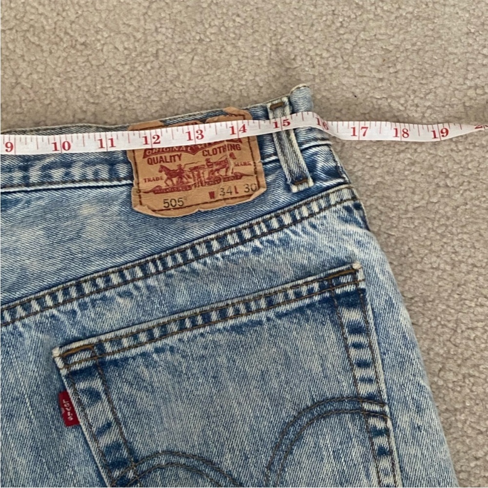 Vintage Acid Wash Cut-off Levi's 505 Sz 30 Denim Distressed Women Shorts - Picture 5 of 9